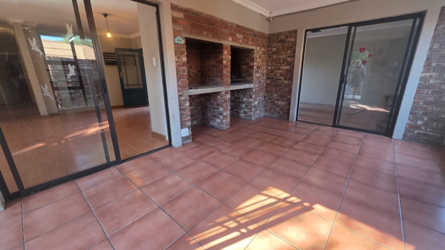2 Bedroom Property for Sale in Wilkoppies North West